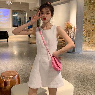 Buttoned-back Cutout Sleeveless Dress