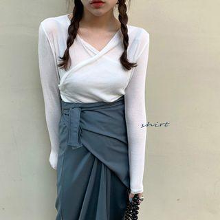 Plain V-neck Long-sleeve Slim-fit Top White - One Size