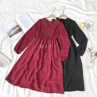 Plain V-neck Lace Panel Lace-up Long-sleeve Dress