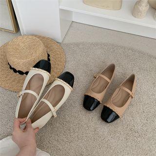 Cap-toe Chain Mary Jane Shoes