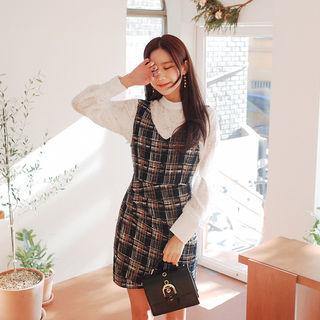 V-neck Sleeveless Plaid Dress