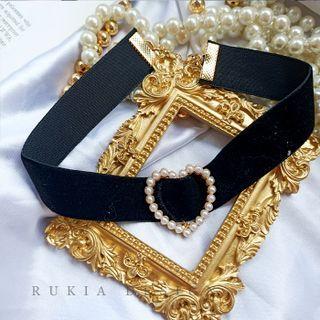 Heart Faux Pearl Velvet Choker 1 Pc - Black - One Size
