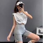 Padded-shoulder Sleeveless Loose T-shirt