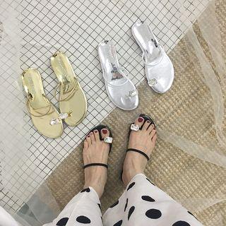 Rhinestone Accent Toe Loop Flat Sandals
