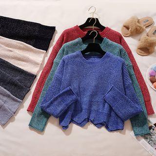 Wavy Hem Cropped Sweater