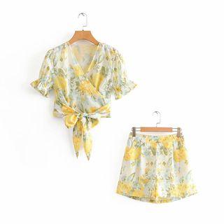Set: Short-sleeve Floral Print Tie-front Blouse + Wide Leg Shorts