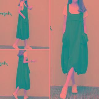 Set: Short-sleeve T-shirt + Midi Overall Dress