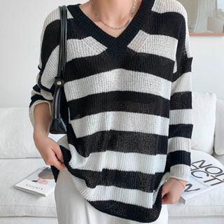 V-neck Stripe Boucl  Knit Top