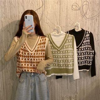 Long-sleeve Plain T-shirt / Patterned Sweater Vest
