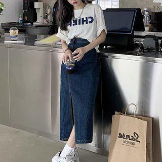 Set: Elbow-sleeve Lettering T-shirt + Slit Midi Denim Skirt