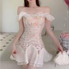 Off-shoulder Ruffled Lace Bodycon Dress