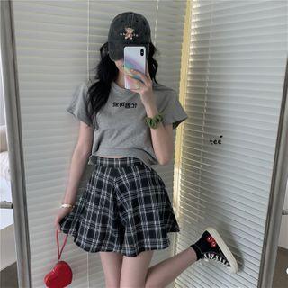Chinese Character Print Short-sleeve T-shirt / Plaid Shorts