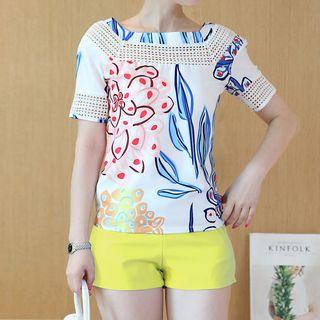 Set: Printed Perforated Short Sleeve Top + Plain Shorts