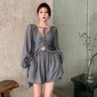 Details V-neck Light Shirt / Wide-leg High-waist Shorts