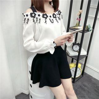 Off-shoulder Floral Embroidered T-shirt