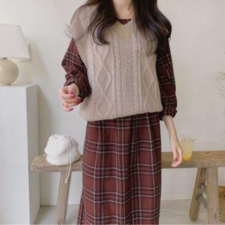 Knit Vest / Plaid Long-sleeve Midi Dress