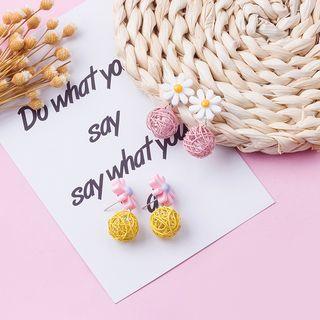Flower & Wirework Dangle Earring