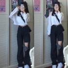 Cropped T-shirt / Wide Leg Jeans
