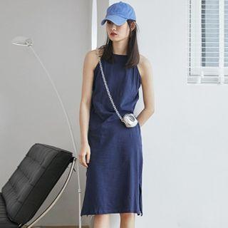 Sleeveless Slit-hem Shift Dress