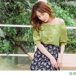 Embroidered Tie-neck Tasseled Short-sleeve Top