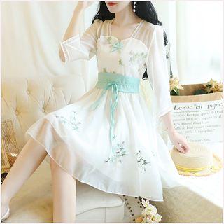 Elbow-sleeve Floral Embroidered Dress