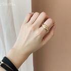 Crisscross Ring