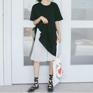 Set: Short-sleeve T-shirt Dress + Sleeveless Midi A-line Dress Set - White Sleeveless Dress & T-shirt Dress - Black - One Size