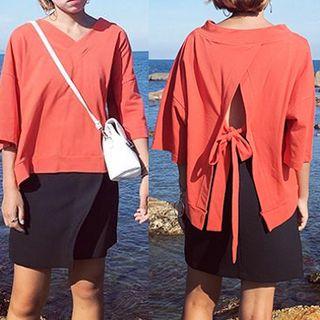 Slit Back V-neck 3/4-sleeve T-shirt