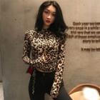 Long-sleeve Leopard Print Cropped T-shirt As Shown In Figure - One Size