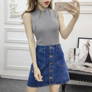 Diagonal Zip Sleeveless Knit Top