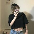 Elbow-sleeve Feather Print Cropped T-shirt