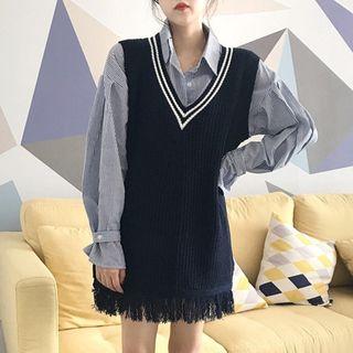 Fringed V-neck Sleeveless Knit Top