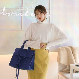 Turtleneck Dip-back Long Top