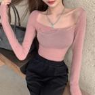 Off-shoulder Chain-accent Top