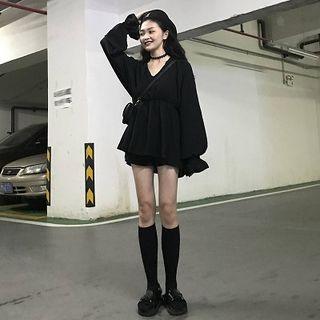 Balloon-sleeve A-line Blouse Black - One Size