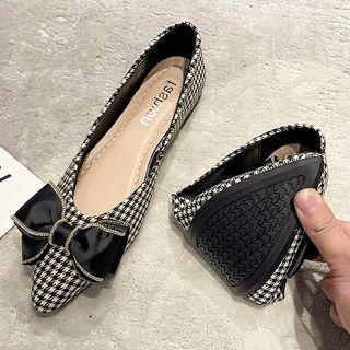Pointed Houndstooth Bow Accent Flats