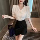 V-neck Short-sleeve Shirt / Pencil Skirt