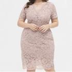 Plus Size Short-sleeve Lace Sheath Dress