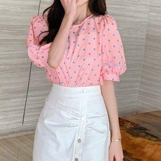 Set: Short-sleeve Dotted Blouse + Camisole Top