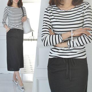 Scallop-trim Striped T-shirt