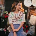 Cut-off Shoulder Squined T-shirt