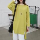 Drop-shoulder Slit-front T-shirt