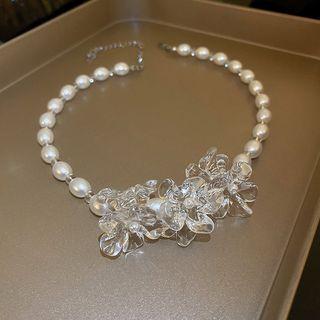 Flower Resin Faux Pearl Choker White - One Size