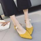Cut Out Pointy Pumps