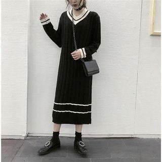 Contrast-trim V-neck Midi Sweater Dress
