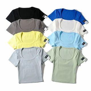 Short-sleeve Scoop Hem Lettering Cropped T-shirt
