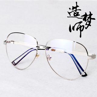 Anti-radiation Metal Glasses