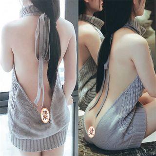 Mock-turtleneck Backless Sweater