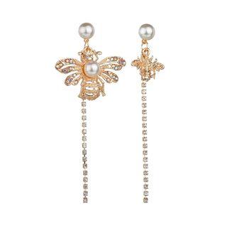 Non-matching Faux Pearl Rhinestone Bee Dangle Earring