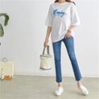 Elbow-sleeve Lettering-embroidered T-shirt
